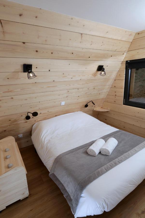 O Tipi Lodge Saint-Christo-en-Jarez Exterior photo